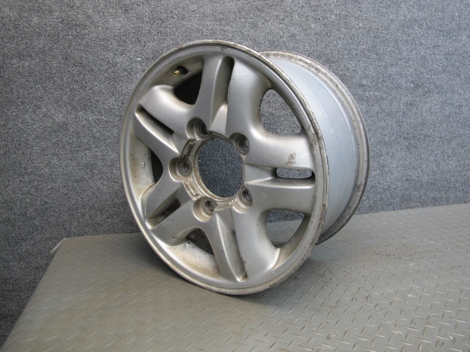 Juego de 4 llantas Lexus J100 LX470 1998-2002 5 RADIOS DOBLES R16 16" 16x8JJ ET60 Foto 4 de 4