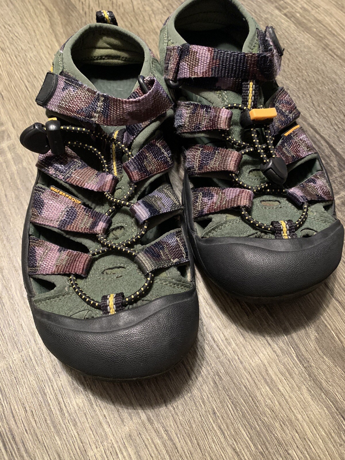 Sandali sportivi Keen Newport H2 impermeabili da trekking taglia 4 verdi mimetici usati