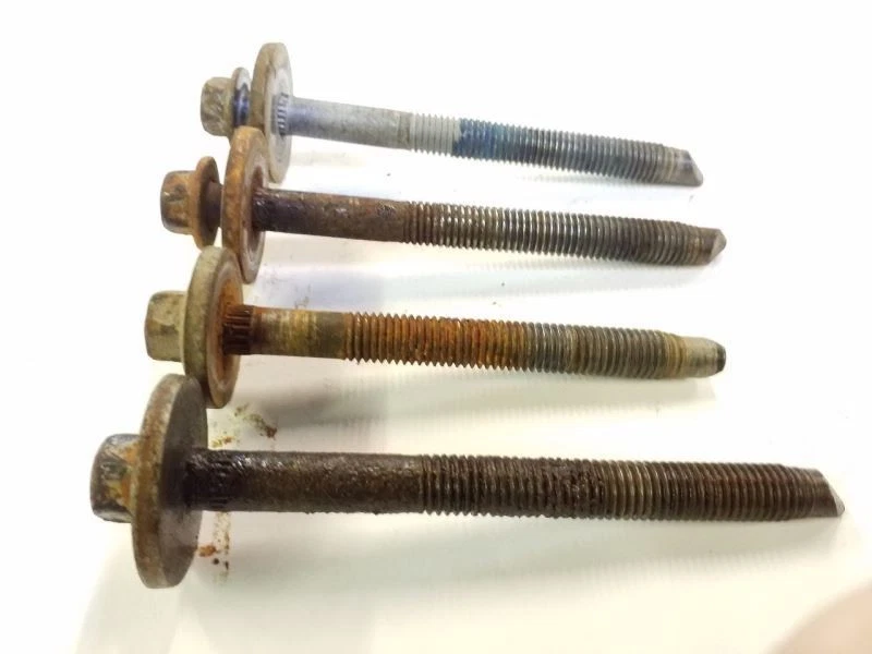 Pernos de montaje de cabina izquierda o derecha doble cabina | Se adapta a 08 09 10 Ford F250 F350 F450 F550 Foto 4 de 4