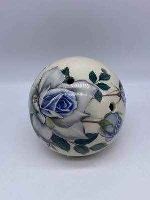 Vintage florales Design runde Form, Keramik Pomander Rose Blumen 8 cm blau