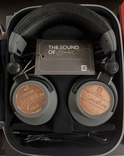 Ultrasone Signature Pulse Audiophile closed DJ headphones