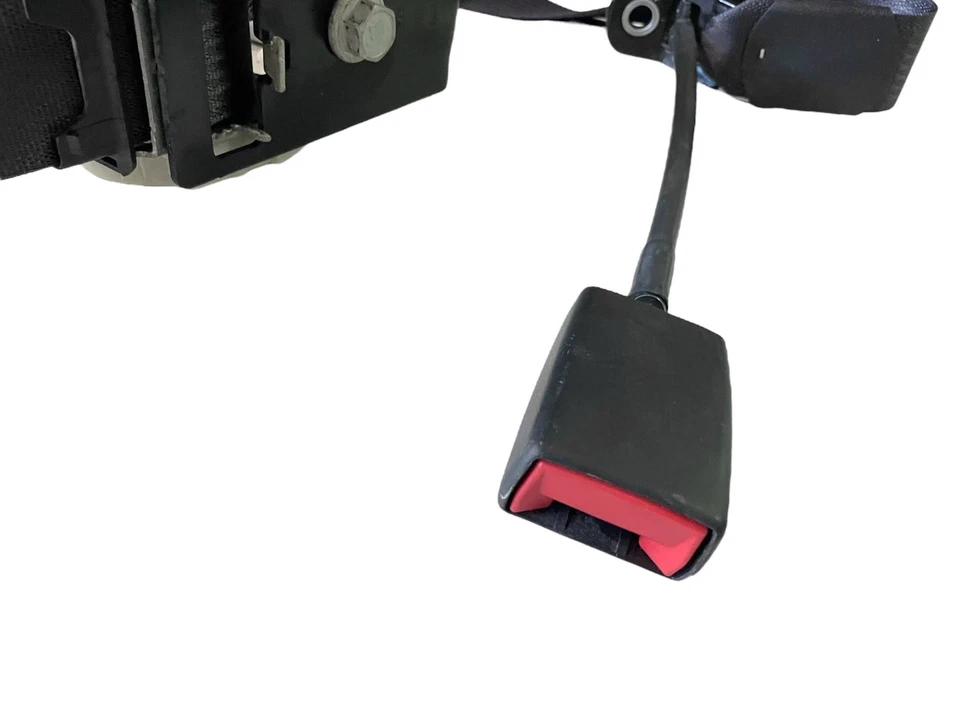 Cinto de segurança central traseiro 2017 Chevrolet Chevy Silverado 2500 HD - Imagem 3 de 4