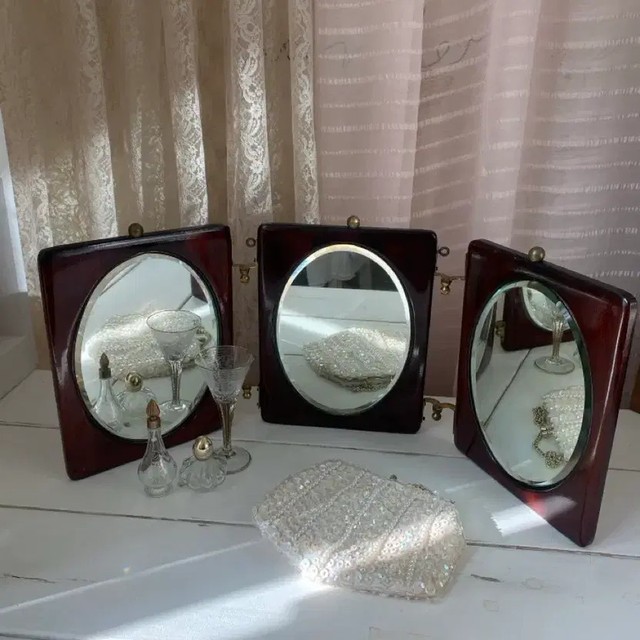 Vintage Tri-Fold Wooden Mirror with Antique Design