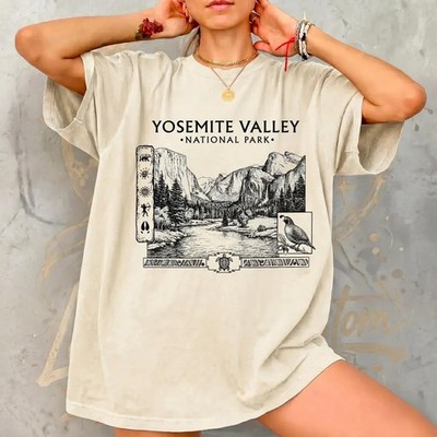 Yosemite Park National Parks Nature Outdoor Graphic Comfort Tee
