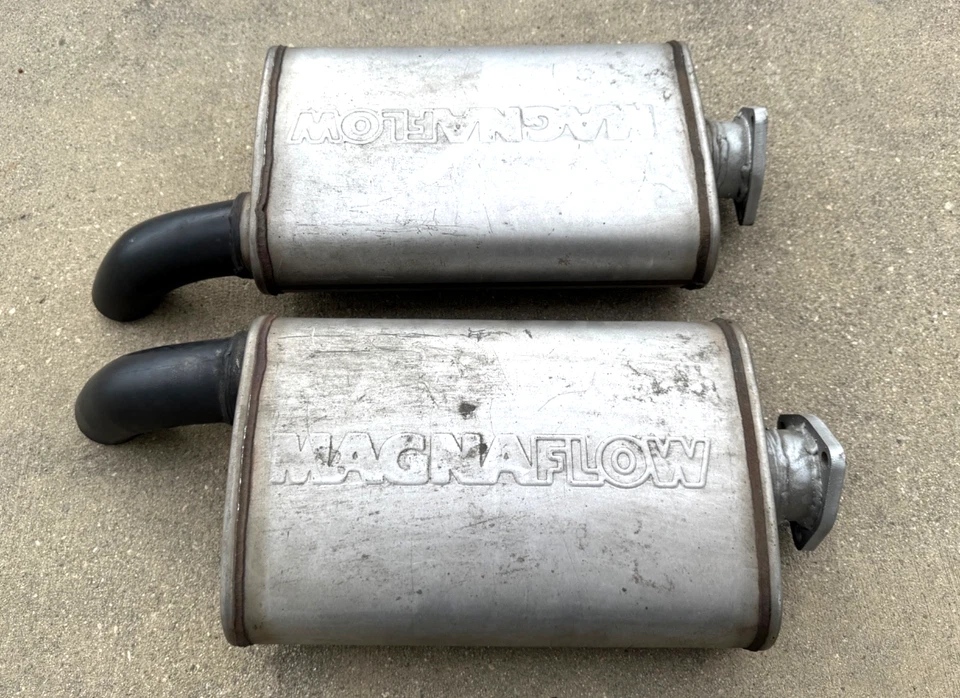 Magnaflow 排气消声器套装 (2) 来自雪佛兰 Corvette C3 1976 2 — 第 2/4 张图片