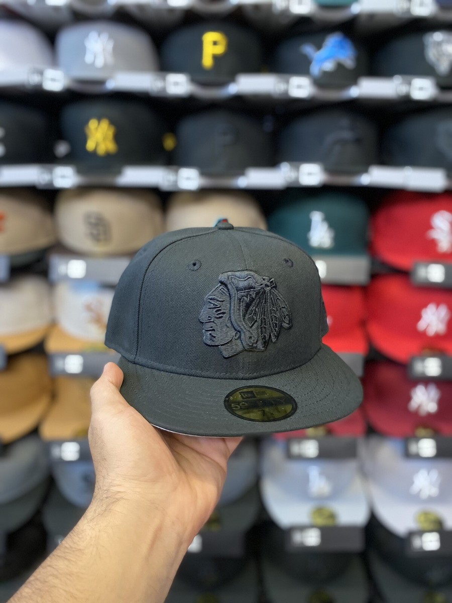 New Era Chicago Blackhawks Black On Black 59fifty Fitted Hat (Sz 7