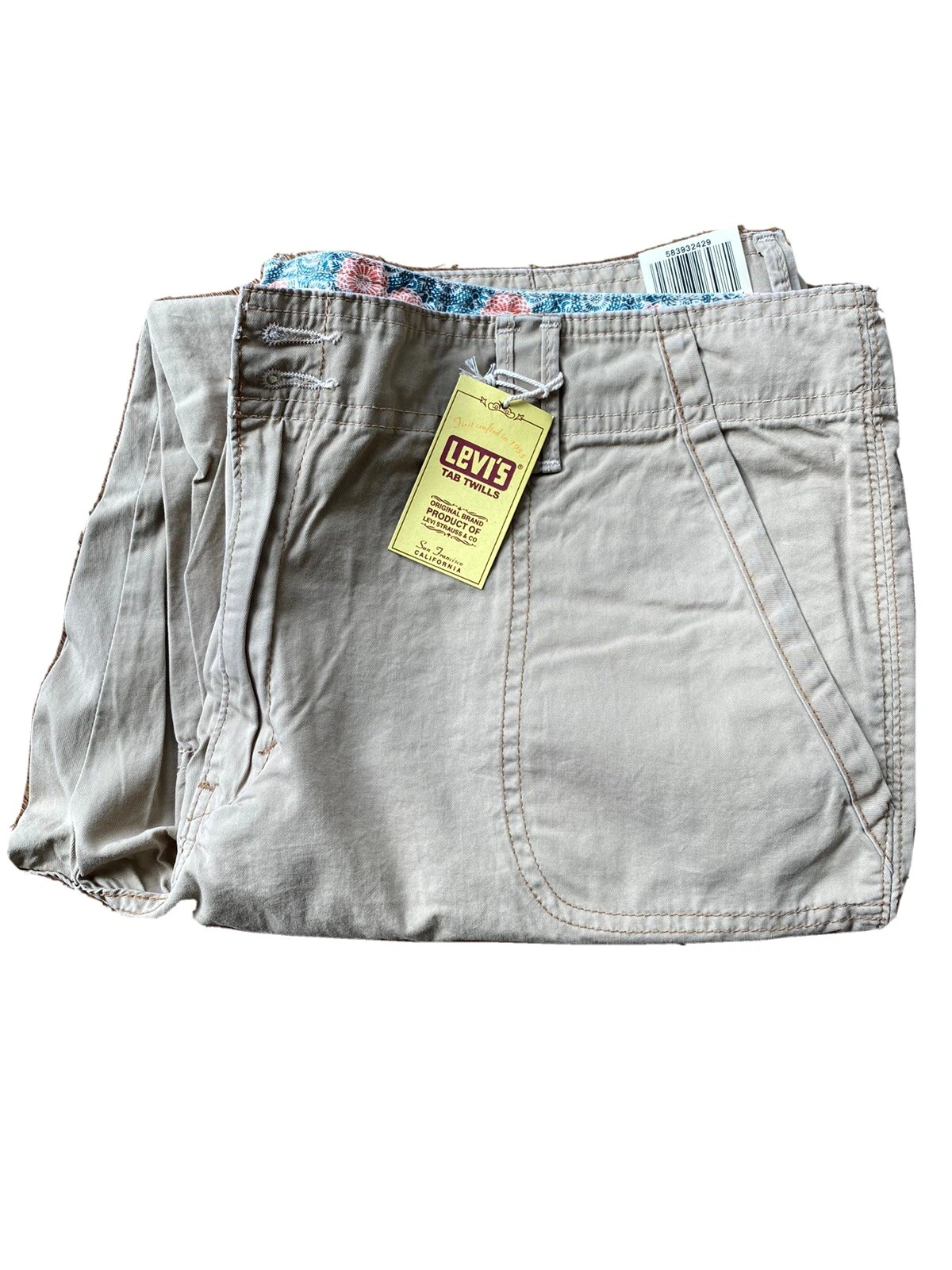 NWT Levi’s Khaki Cargo Capris Women’s 16 Petite