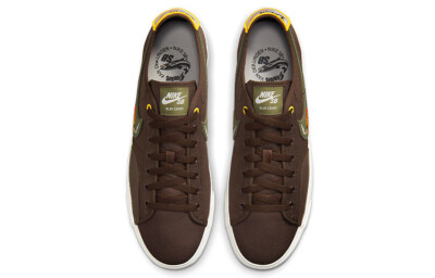 スニーカー Nike SB Blazer Court Daan Van Der Linden Baroque Brown Nike SB Blazer Court x Daan Van Der Linden Baroque Brown