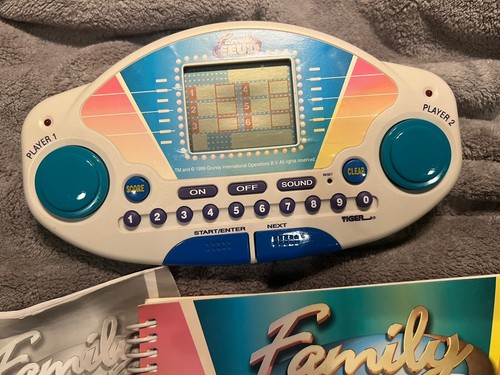 Vintage 1999 Tiger Family Feud Handheld Electronic Game W/ Survey Book -Tested - Picture 2 of 10