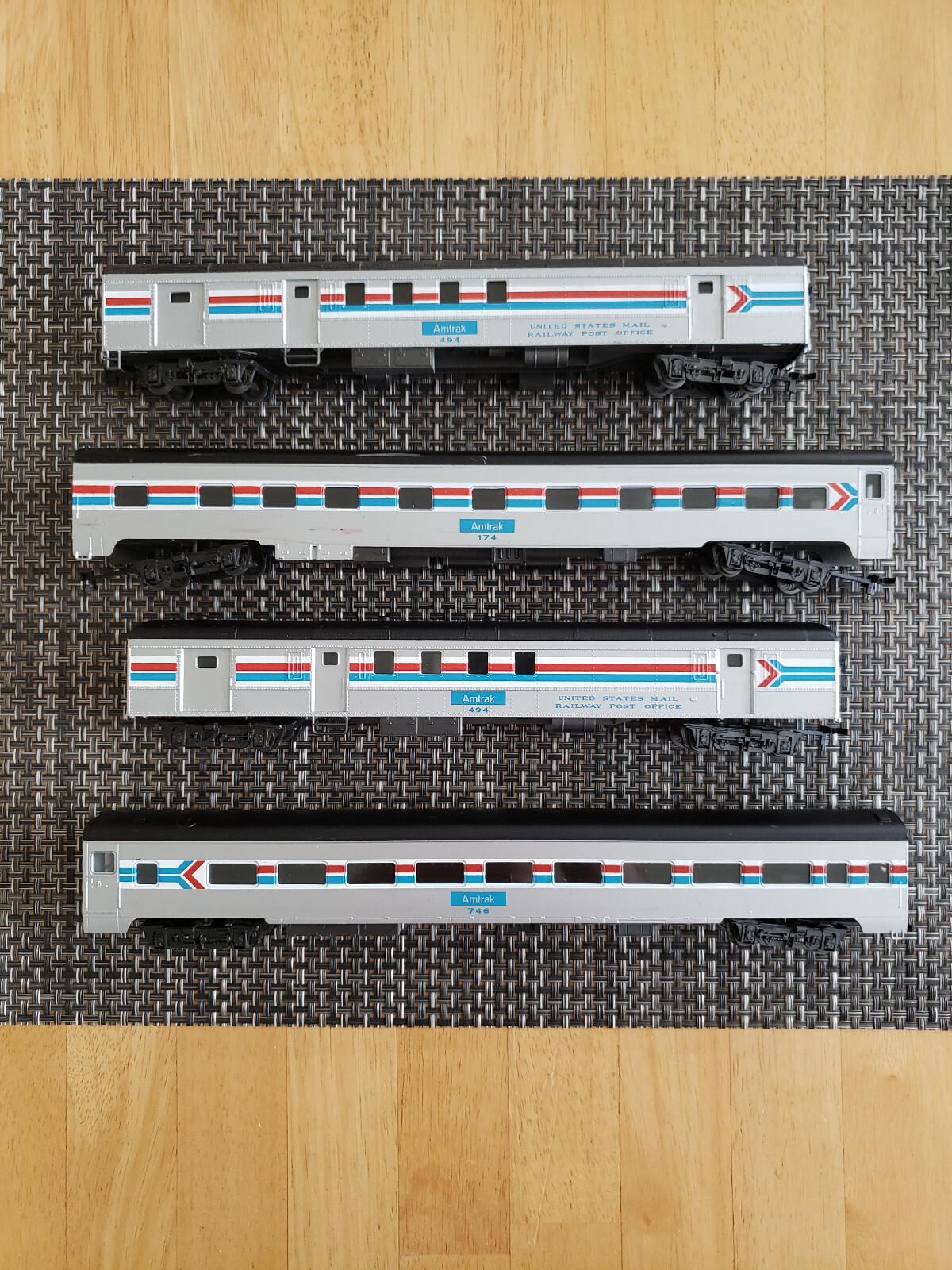Vintage HO scale Rivarossi Set of 4 Amtrak Passenger Coaches
