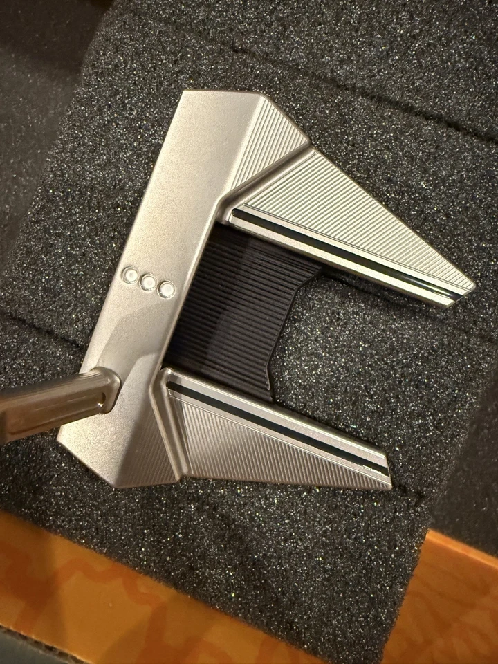 2025 Scotty Cameron Phantom 7.5 Putter Custom shop LA golf shaft Mint!  - Image 3 of 4