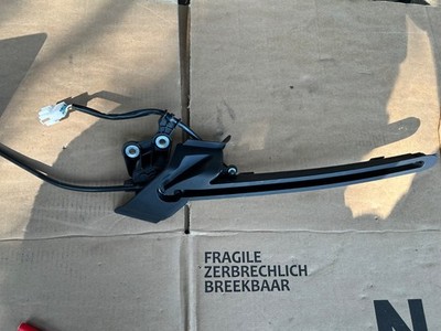 MERCEDES E-CLASS ESTATE 2016-DRIVER SIDE PARCEL SHELF MOTOR A2128203042 (53)
