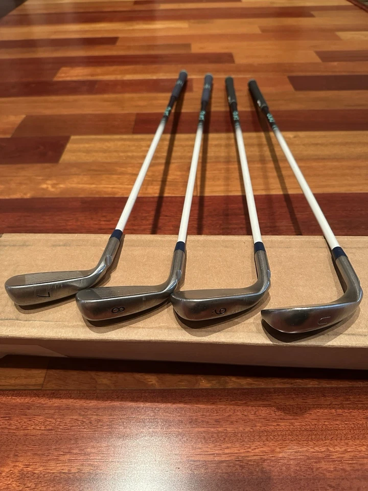 Juego de plancha PING GLE RED DOT para damas/mujeres hierro 7-9 + cuña en U con grafito ULT230 Foto 3 de 4