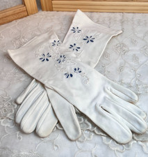 Vtg Gloves MCM White Cotton Blue Flowers Lovely Approx Size Small 6 to 6.5