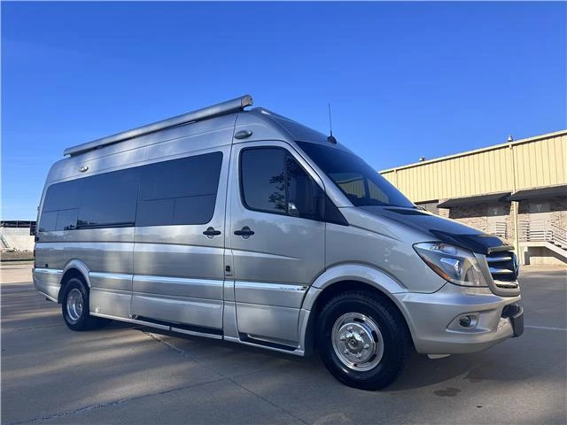 2016 Roadtrek RS, E-TREK, RSEM, 57K Miles, Loaded, New Batteries !!! - Image 3 of 4