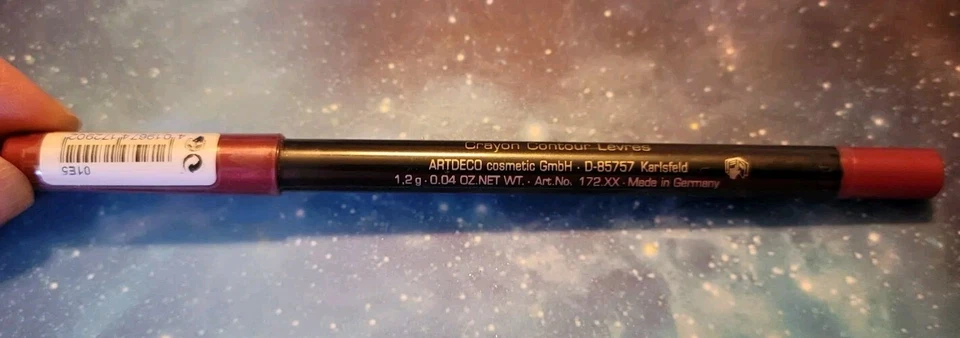 Lápiz delineador de labios suave Art Deco Cosmetics impermeable 90 rojo peonía sellado Foto 3 de 3