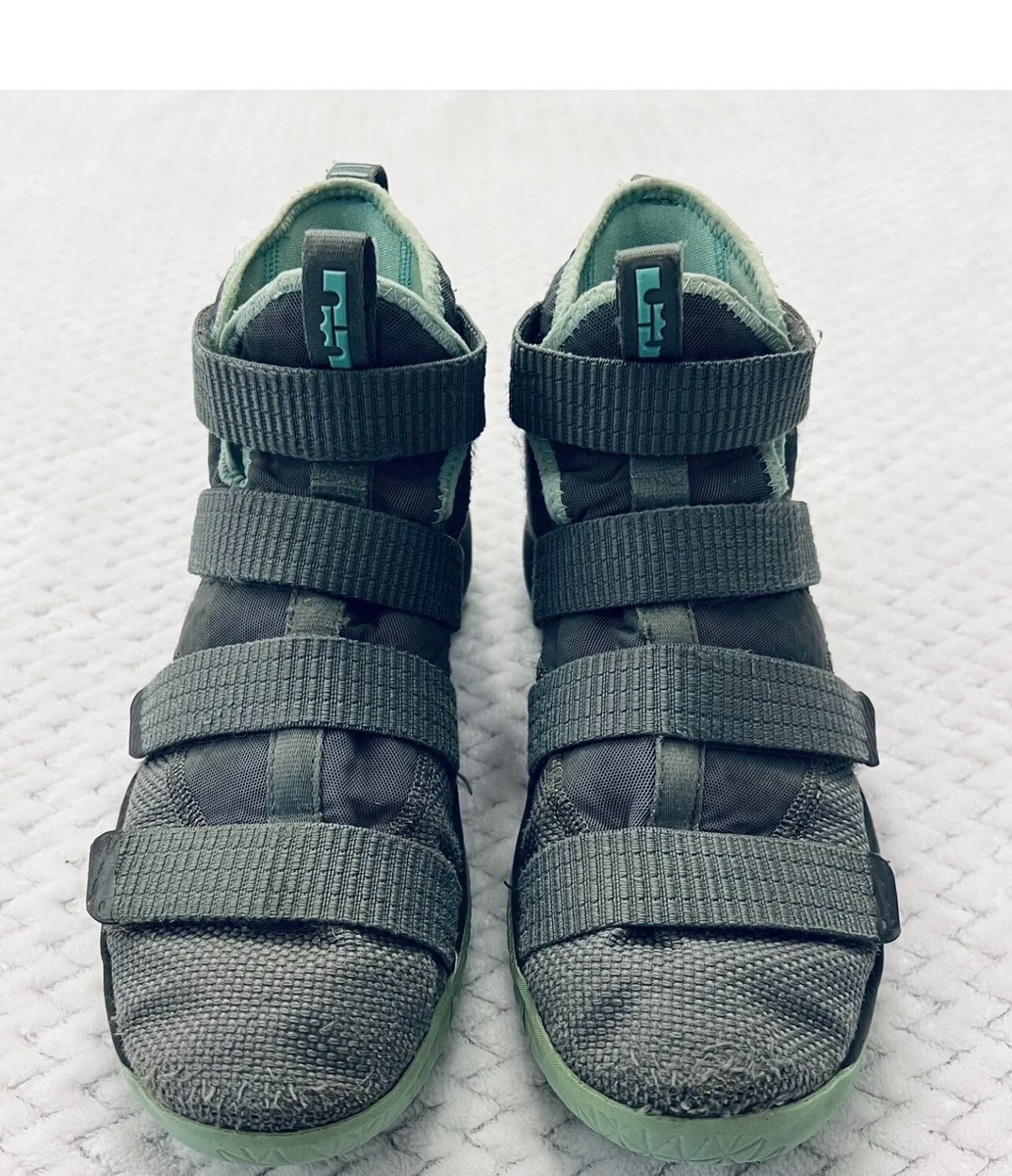 Size 6.5 (GS) - Nike LeBron Soldier 11 High Cool Grey for