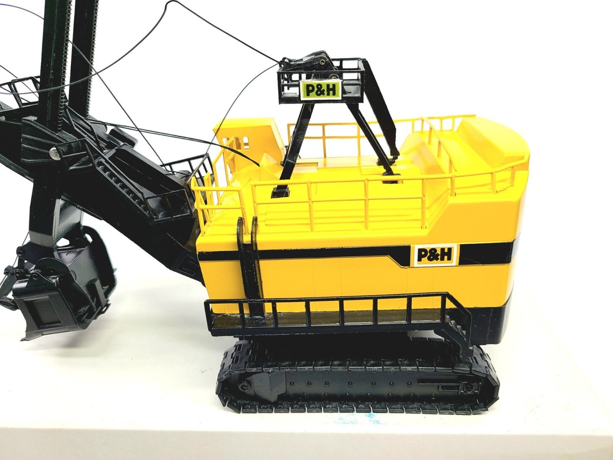 P&H 2800 Electric Mining Shovel - Conrad 1:87 Scale Diecast Model