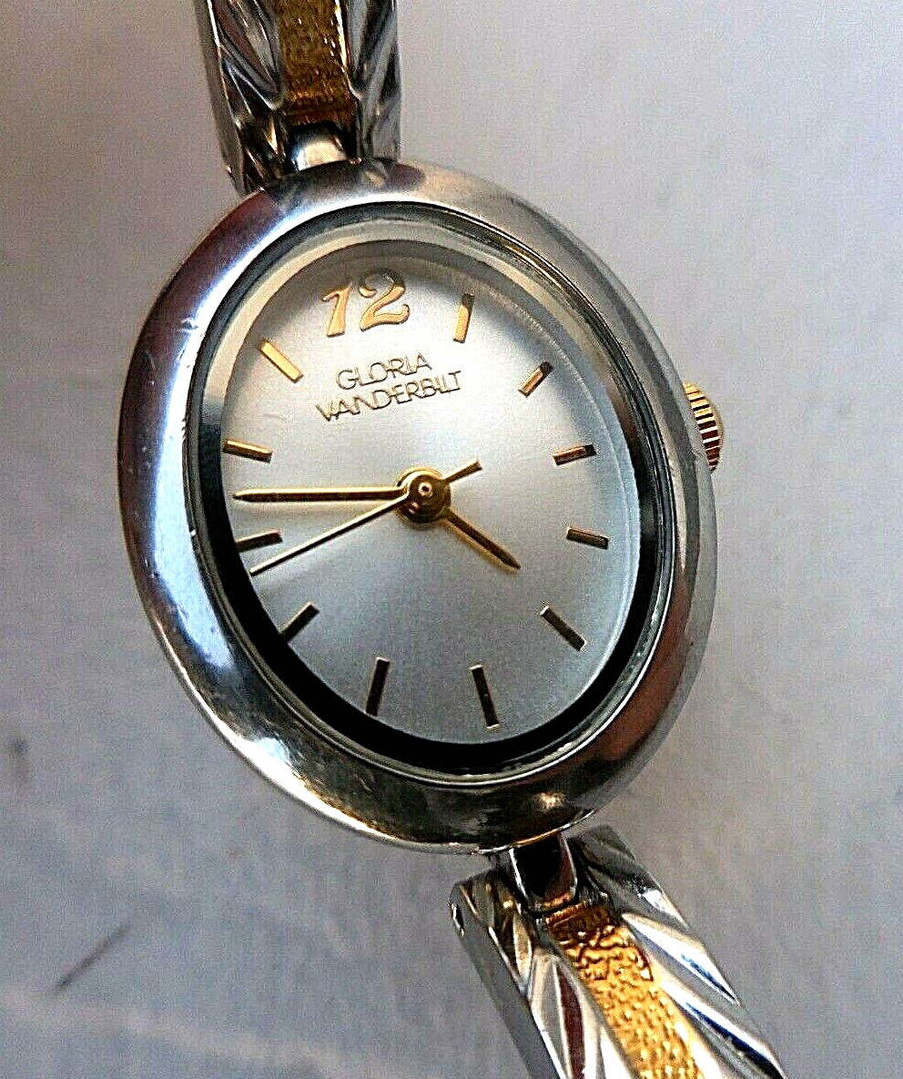 Bracelet vintage Gloria Vanderbilt en métal ciselé, finition argentée TBEG