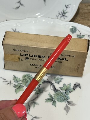 VINTAGE   MAX FACTOR HOLLYWOOD  LIP LINER COLOR PENCIL NEW RED ON RED
