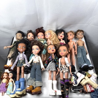 Lot of 13 Bratz Dolls with Clothes and Shoes / Vintage / Y2K / Hard to Find