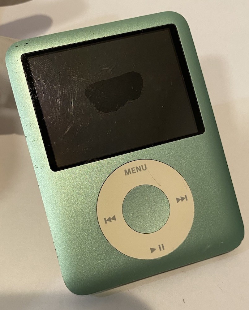 iPod nano 第3世代　8GB グリーン Amazon.co.jp: M-Player iPod Nano 第3世代 (8GB、グリーン) : 家電