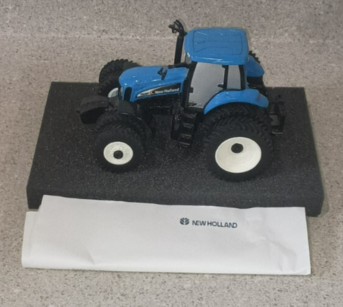 VTG ERTL Premier Series New Holland Blue Tractor Dealer Intro Edition July 2002 - Picture 3 of 5