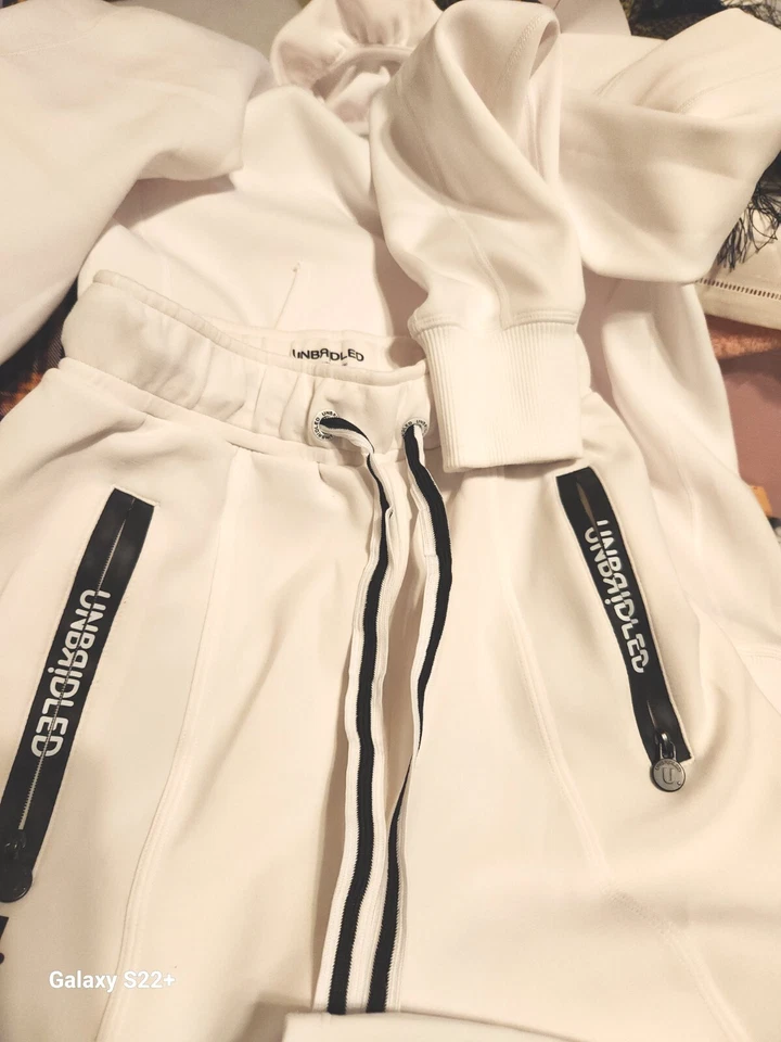 BRAND,UNBRANDED, CASUAL ACTIVE SPORT PANTS/JACKET XS WHITE W/ BLACK LOGOS GIRLS - Image 4 of 4