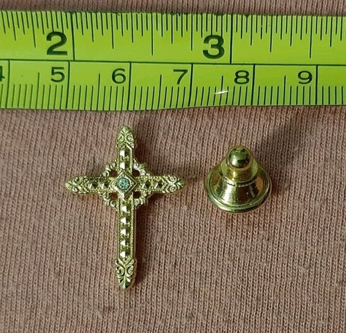 BEAUTIFUL gold tone Cross with Rhinestone Center religious jacket lapel pin