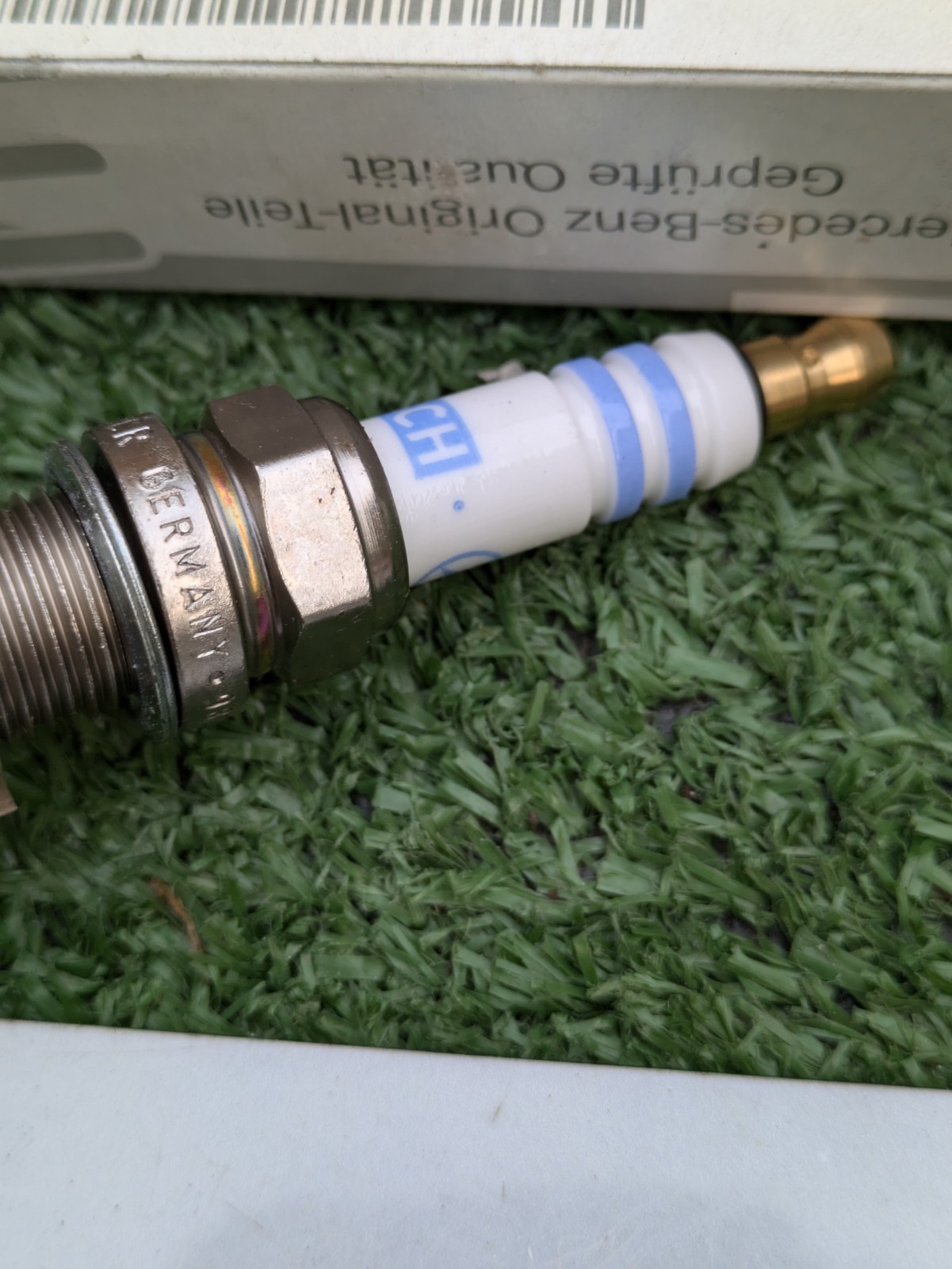 1x New Genuine Original Mercedes Spark Plug A003159780326 Bosch F7KTACR 982 R1