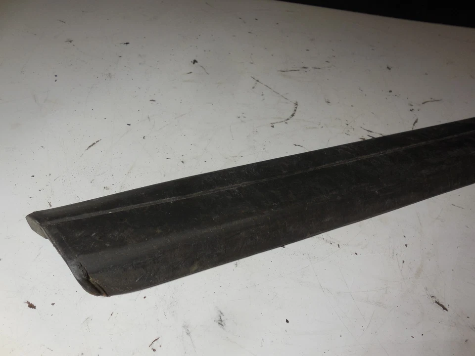 Moldura puerta trasera derecha 84-93 mercedes-benz w201 190d 190e 2016901862 Foto 2 de 4