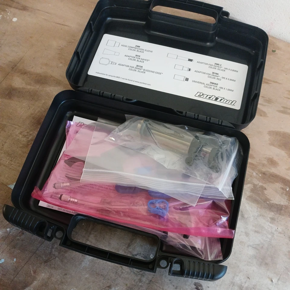 Park Tool BKD-1 - Hydraulic Brake Bleed Kit For DOT Oil brakes - image 2 of 4