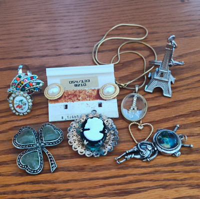 Richelieu Women s Fashion Mixed Jewelry Lot Multicolor Necklace Earrings 8pc