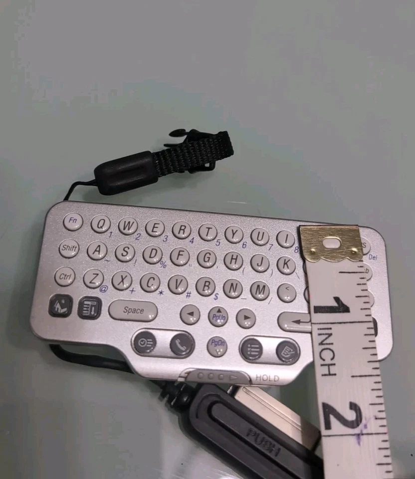 Sony Clie Gear PEGA-KB20 Mini Thumb Wired Keyboard - Image 2 of 4