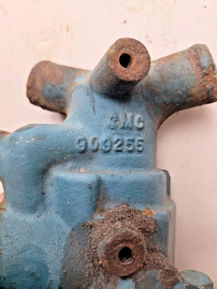 OMC Stringer thermostat housing 909255 908728 - Image 3 of 3