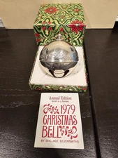 1979- Wallace Silver Plate  Christmas Sleigh Bell Poinsettia w/ box and card