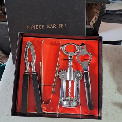 Vintage Bar Tool Set, verpackt & unbenutzt. Metall & Holz. Flaschen- & Nussöffner, Zange