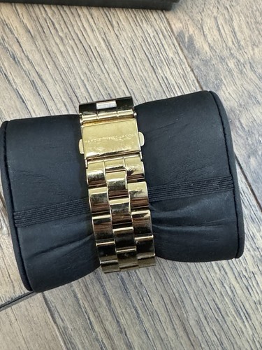 Marc By Marc Jacobs Amy MBM3166 Blue Dial Crystals Round Dial Women's Watch-EUC - Picture 4 of 7
