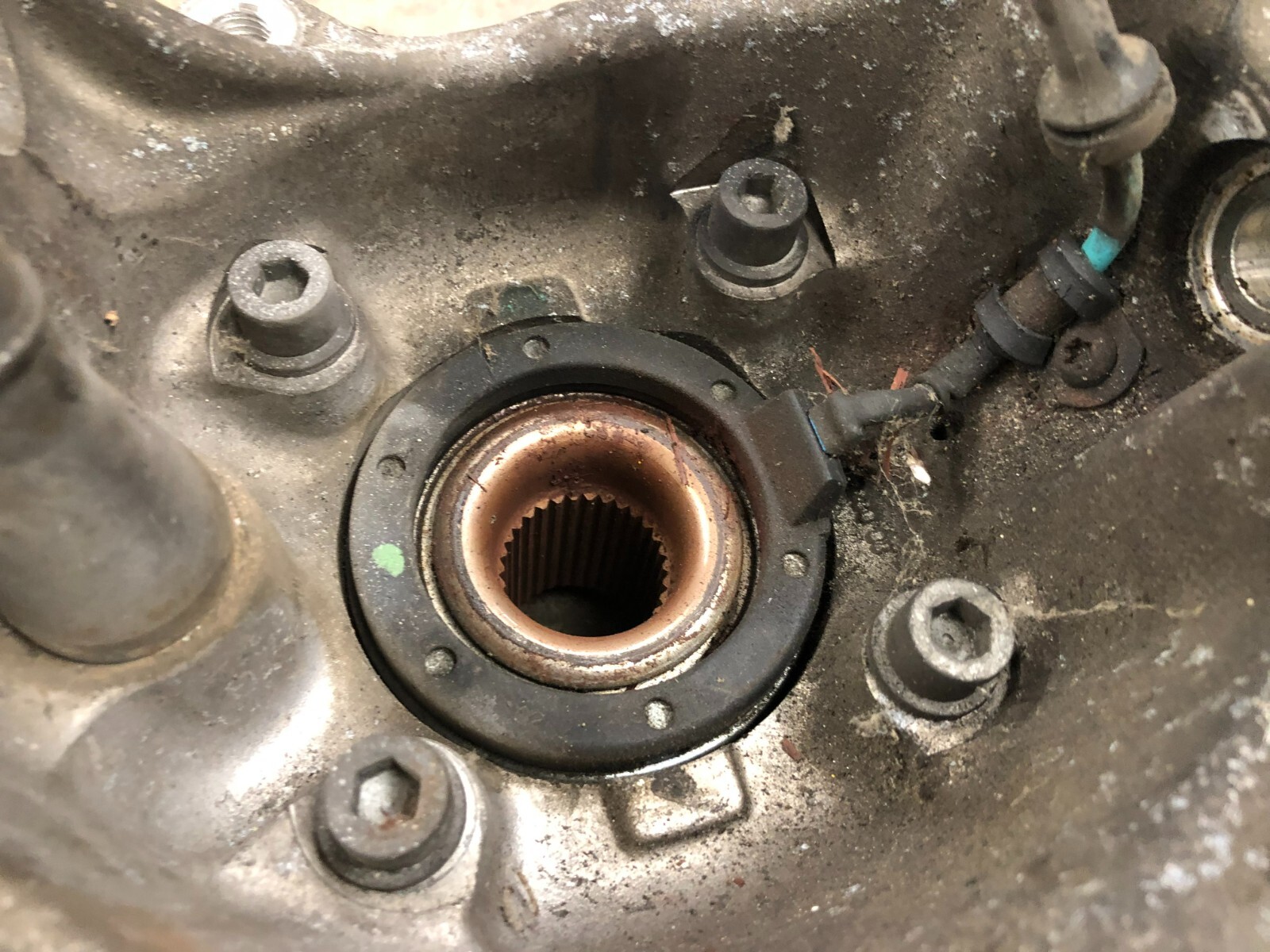 ⭐03-07 MASERATI QUATTROPORTE REAR LEFT DRIVER SIDE SPINDLE KNUCKLE HUB LOT2340
