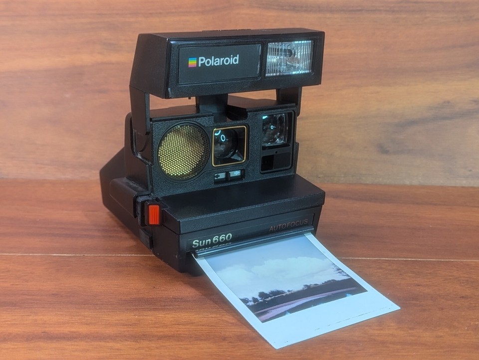 Vintage Polaroid Sun 660 Auto Focus Instant Camera FILM TESTED! BAD
