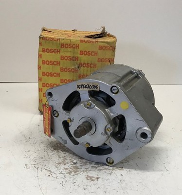 Bosch Lichtmaschine 0986030300 0120400796 28V 35A  Alternateur Alternator