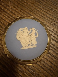 Vintage Stratton Compact Josiah Wedgwood Blue Jasperware Cameo