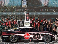 Christopher Bell 2024 - 20 Rheem Phoenix Raced Win - 1:24 ELITE Diecast