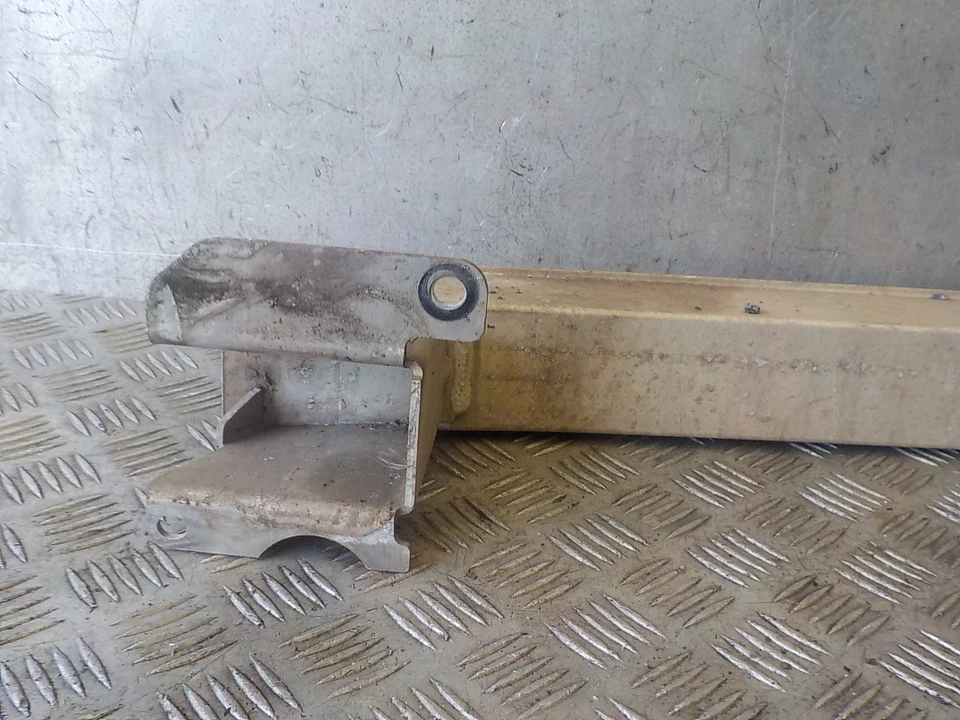 REFUERZO DE PARACHOQUES AUDI A3 S3 8P 5 PUERTAS HATCHBACK 2009-2012 (TRASERO) Foto 4 de 4