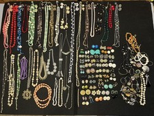 Vintage Jewelry Lot - Costume Jewelry Fantastic Lot 180 Plus Pieces.