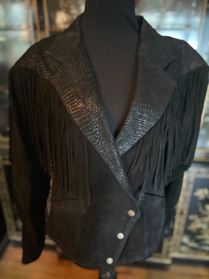 Chaqueta De Colección Años 70 Flecos Negra Cocodrilo Repujado Gamuza Motociclista Hippie Western Prarie M Foto 3 de 4