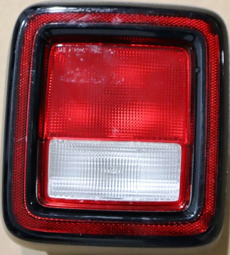18-25 Jeep Wrangler LH Tail Light 55112891AG Driver-Side MOPAR OEM Factory - Picture 2 of 13