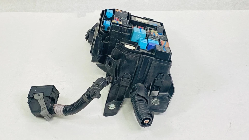 Toyota Corolla 2020 motor caja de fusibles relé bloque de conexiones panel Foto 4 de 4