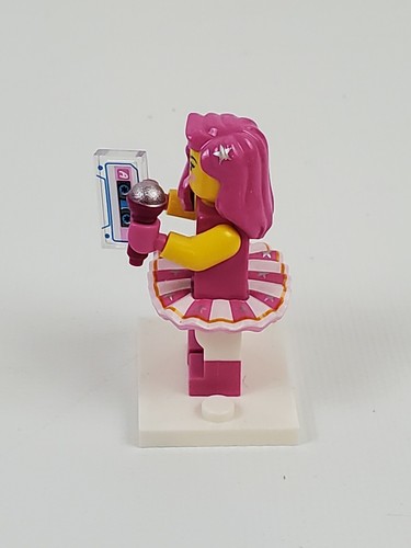 Lego Movie 2 CMF Minifigure 71023 Candy Rapper with baseplate - Picture 2 of 5