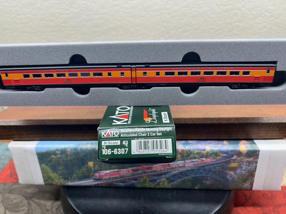 SOUTHERN PACIFIC " MORNING DAYLIGHT " ARTICULATED CHAIR N Scale "KATO" A set NEW - Image 3 of 4